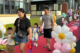 多图直击！新兴县各校开学第一天图片