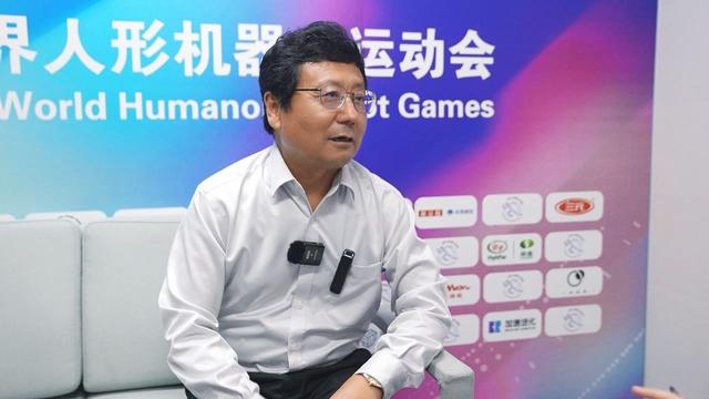 清华获5V5足球赛世界首冠，独家揭秘北京打造机器人创新高地