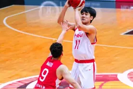 张博源U18男篮亚洲杯半决赛15中4得15分，段睿骐同拿15分图片