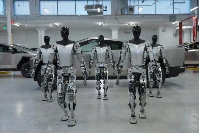 特斯拉造出终结者之手，马斯克要挣1000000000000美元