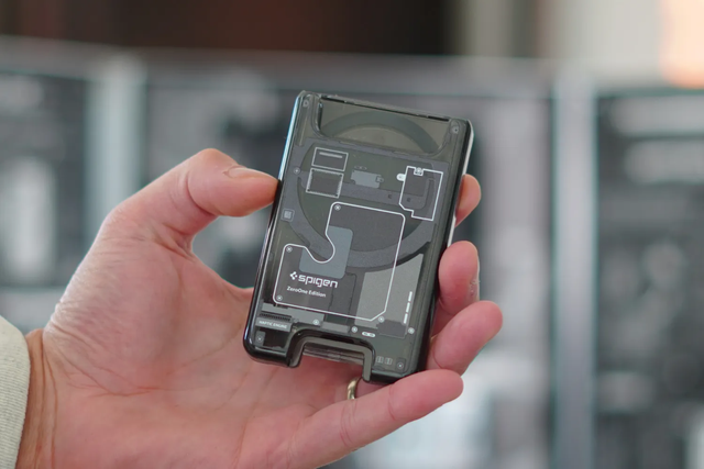 Spigen 推Zero:One手机壳，让 iPhone 17 系列秒变“透明探索版”