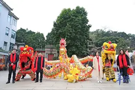 来佛山过大年 | 【图集】新春庙会、青云塔登高……顺德大良的贺年活动“一箩接一箩”图片