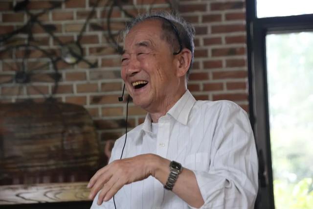 吴非：到远方去