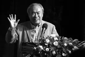 《足球》报创刊人严俊君逝世，足协主席追忆图片