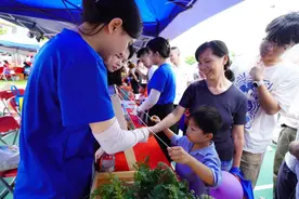 在家门口就能和AI下象棋，广东20多家科普机构进社区图片
