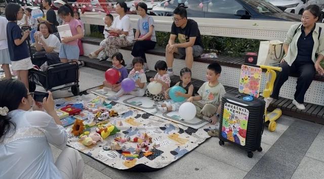 长宁这个为“箱箱族”打造的市集，也太浪漫了吧～
