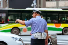 广州交警“违法举报”功能升级 交通违法举报受理范围再增8类图片