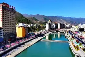 陇南宕昌县：烂漫樱花绽放 春日驻足皆是景图片