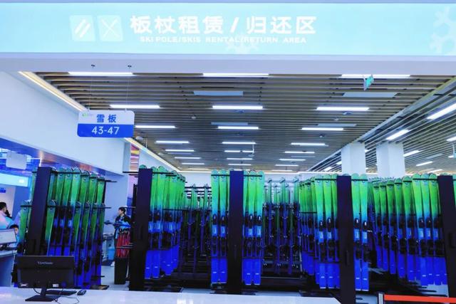 一秒入冬，雪狐奇遇！武汉市中心藏了个冰雪乐园