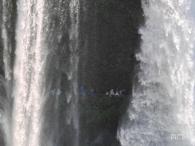 褪去喧嚣显壮阔！初冬黄果树大瀑布成游客热门打卡地