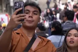 穿越25年时光看澳门，第一任特首曾为大众日报写下三行字……图片