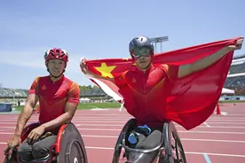 残疾人田径世锦赛：王洋获得男子800米T34级别冠军图片