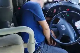 上海一大巴司机昏迷前救下52名乘客，他成了植物人却不算工伤？法院判了→图片