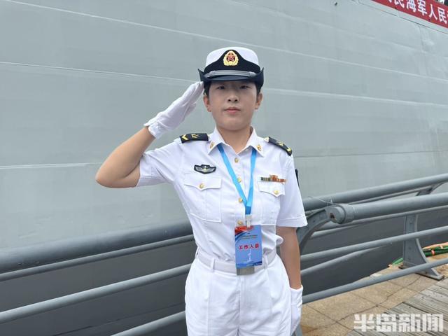 芜湖舰上的女兵们