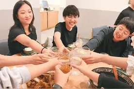 天涯共此时图片