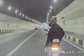 不满后车鸣笛，贵阳一男子骑电瓶车刹车挑衅、打烂轿车后视镜，警方介入→图片