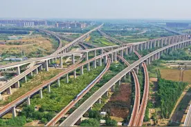 最新！郑州铁路加开临客116列，去往这些方向→图片