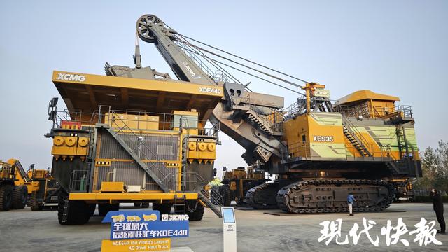 活力中国调研行｜从《流浪地球2》“网红”到无人驾驶智慧矿车，徐工“钢铁巨擎”逐绿而行