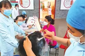 掉发脱发困扰年轻人图片