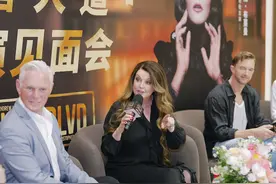 女高音歌唱家莎拉·布莱曼首次来汉：最爱热干面和豆皮图片