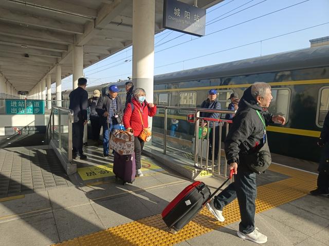 开启13天南国之旅！城阳站开出今年第19趟旅游专列