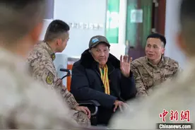 元宵缘·战友情：99岁抗战老兵重返军营庆生图片