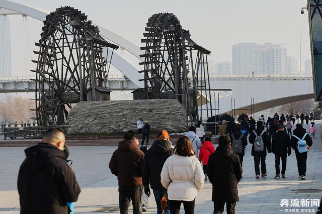 用徒步和阅读迎接新年 “黄河Walk·悦见读者”城市漫步跨年公益活动温暖启程