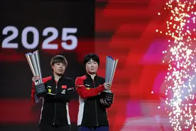 WTT美国大满贯｜王艺迪/蒯曼夺冠后互捧图片