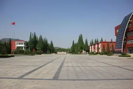 2025日照中招会丨日照青山学校最新招生简章图片