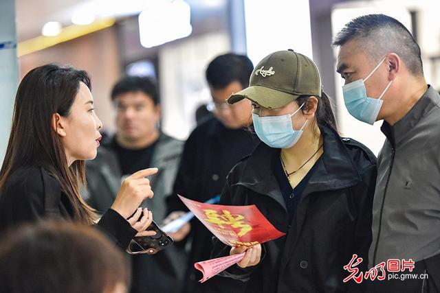 求职招聘“双向奔赴”，稳岗就业精准发力