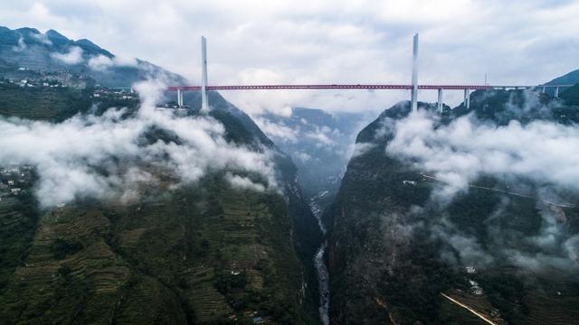 北盘江大桥的空间独白④｜【右·迎客】桥那边是“中国凉都”