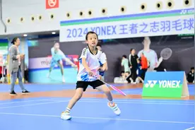 重庆这场上千羽毛球爱好者的聚会，吸引了世界冠军图片