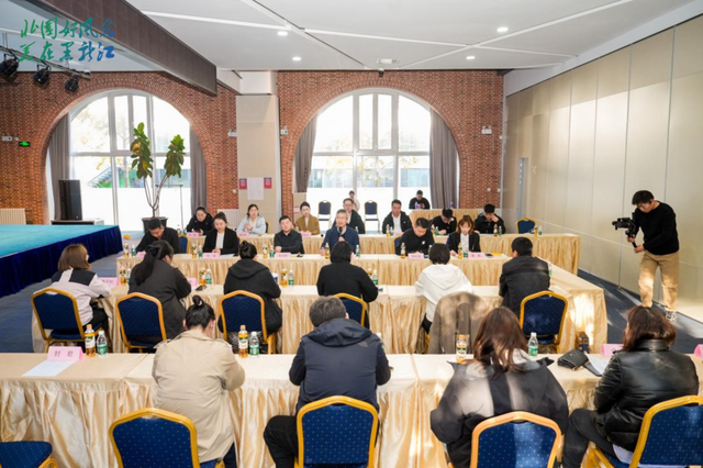 黑龙江-大连文旅企业座谈会在大连举行 区域协作共绘冰雪旅游新路径