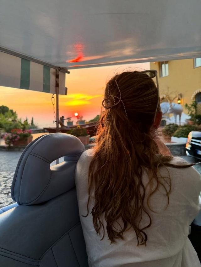 这就是女生想要的蜜月旅行！卡鲁索妻子晒蜜月照：欧洲各国游玩