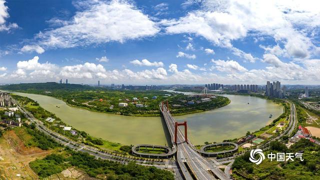 好看！南宁上空蓝天白云美景“霸屏”