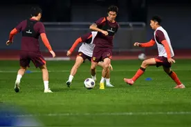 18强赛｜国足星夜抵达迪拜今日开练图片