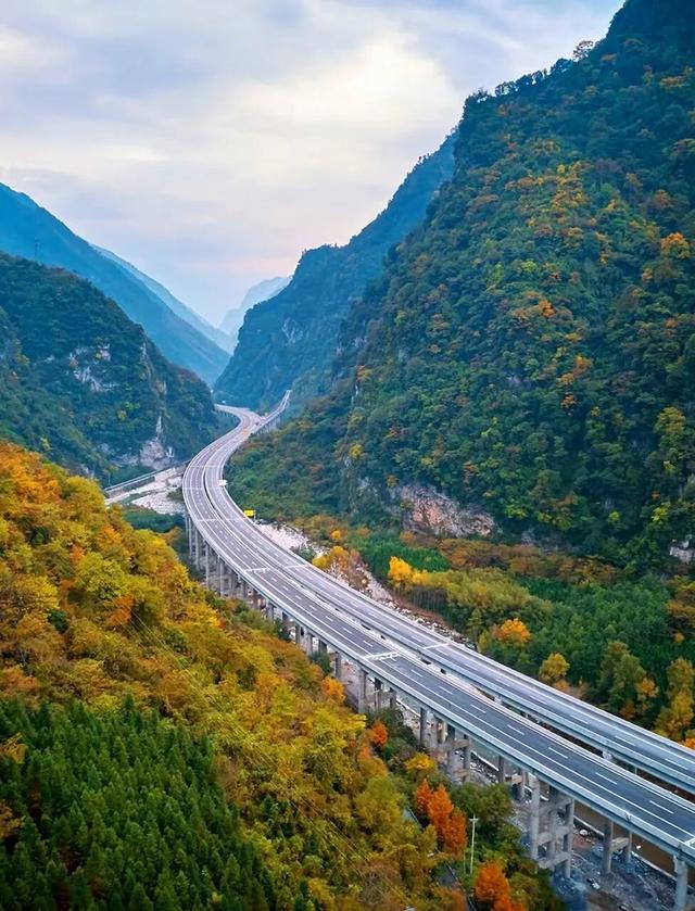 跟着川超游绵阳 | 回阿广：绿茵会知己，诗酒敬相逢！