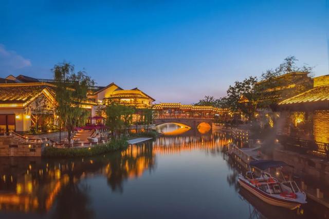 免费乘坐！进博会期间，2条微度假巴士专线全新升级，畅游青浦更方便