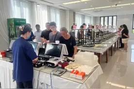 菜色丰富、智能计价！松江这里新添一家社区食堂图片
