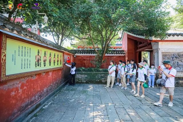 被《地道风物》实名安利！@所有“牛马”：来龙虎山，办一下“仙界入籍”手续！