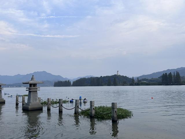 游人心事一水间