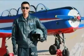 乘坐运-20上大学！这次是学长亲自开飞机来接他们图片