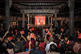 百年古戏台唱响国庆情！宁波宁海这场“戏曲村晚”别样热闹图片