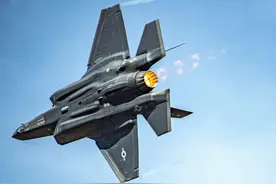 加拿大总理要求对购买美国F-35战机的计划进行审查图片