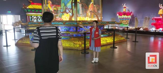 小小身影点亮文化传承路 中国彩灯博物馆“小小志愿者”暑期培训班结业