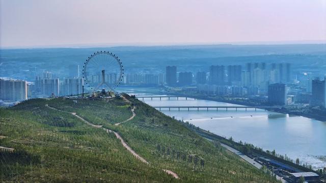 网络名人走进神木开展“绿水青山看神木”生态行活动