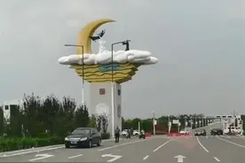 河南一县花715万建牛郎织女雕塑，网友吐槽“又丑又贵”，官方：招标建设符合流程图片