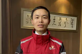 网友提问如何保障快递员权益？四川省人大代表唐建有话说｜我AI问两会图片