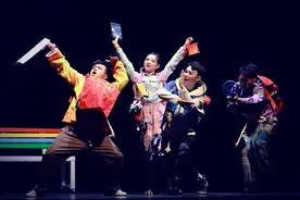 2.5万人今夏与艺术亲密接触，“米小圈”为“打开艺术之门”闭幕图片