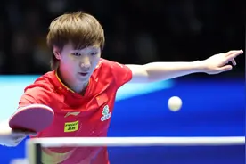 王曼昱战胜孙颖莎，首夺亚洲杯乒乓球女单冠军图片